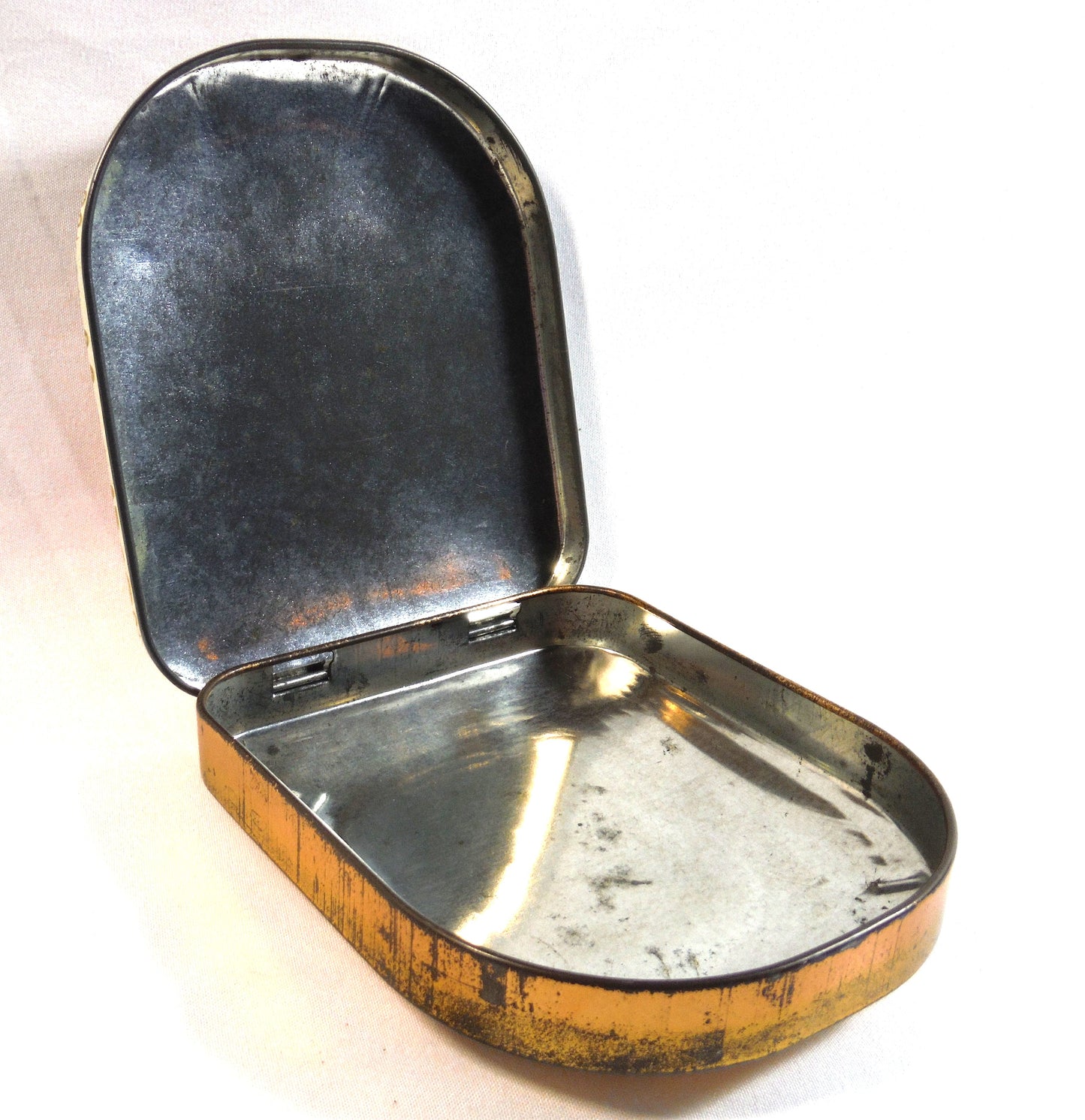 Antique Rounded Pocket Tin: 'DISCO DANCING DUKE AND DUTCHESS'