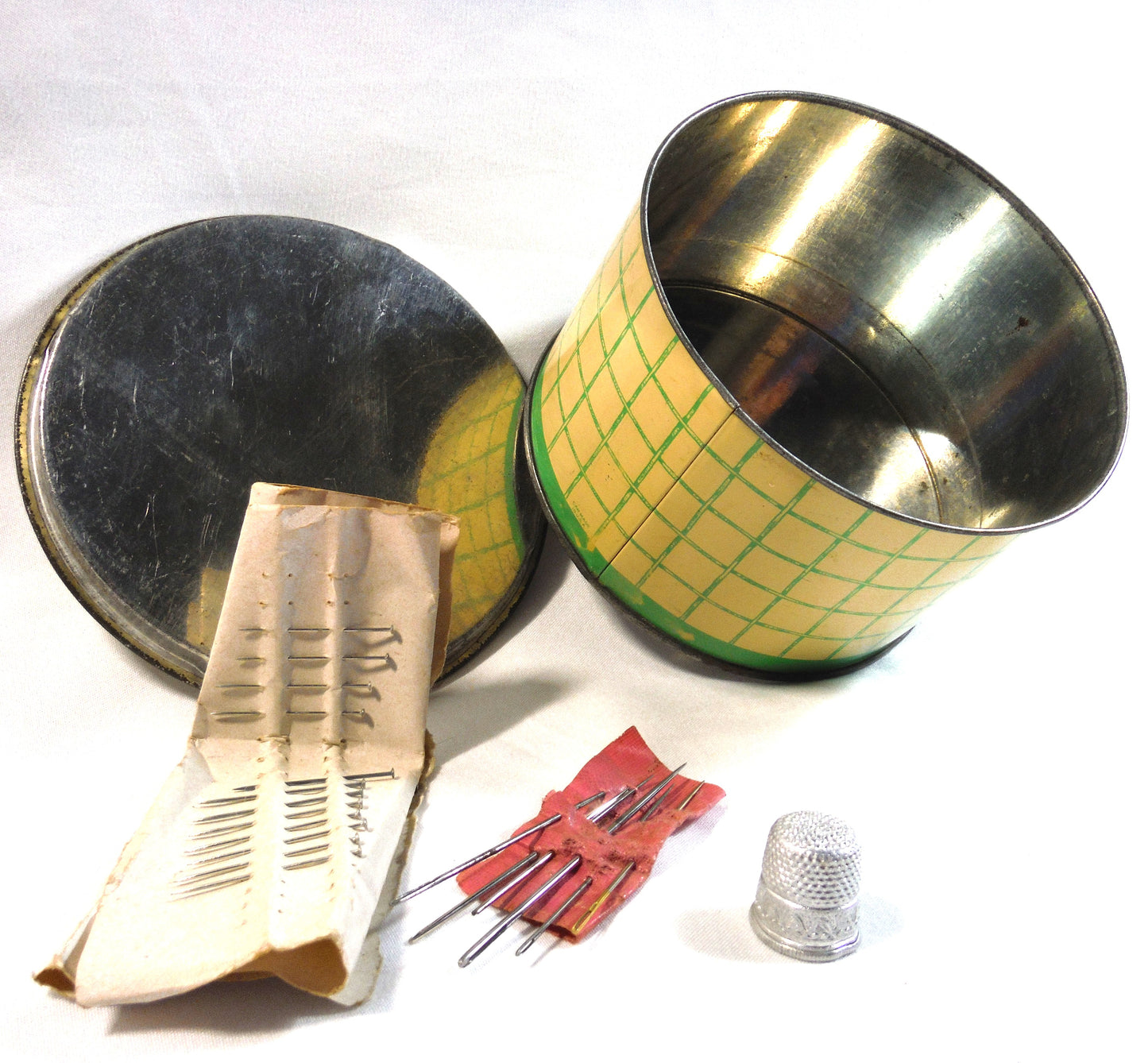 APRIL SHOWERS, Poudre de Toilette Vintage Tin by Cheramy of Paris and New York