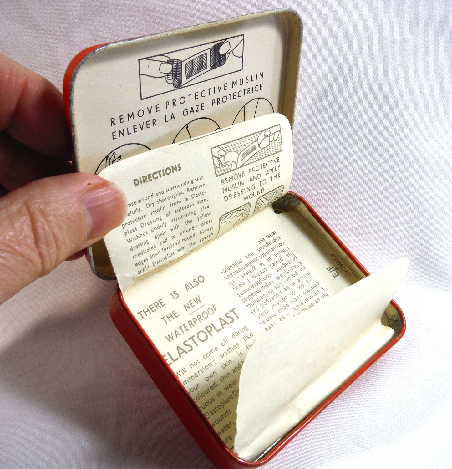 ELASTOPLAST: First Aid Dressings Antique Tin Can Container, BILINGUAL Cover!