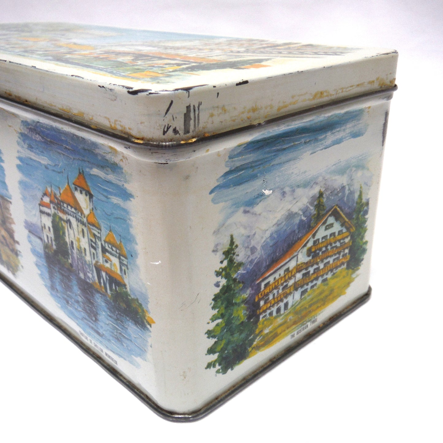 Antique Tin Can Rectangular Container with Removable Lid: 'NINE WORLD SCENES'