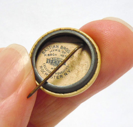 Lapel Pin, Vintage Button 'GREAT BRITAIN OLD FLAG', Made by Bastion Brothers of Rochester, New York, USA