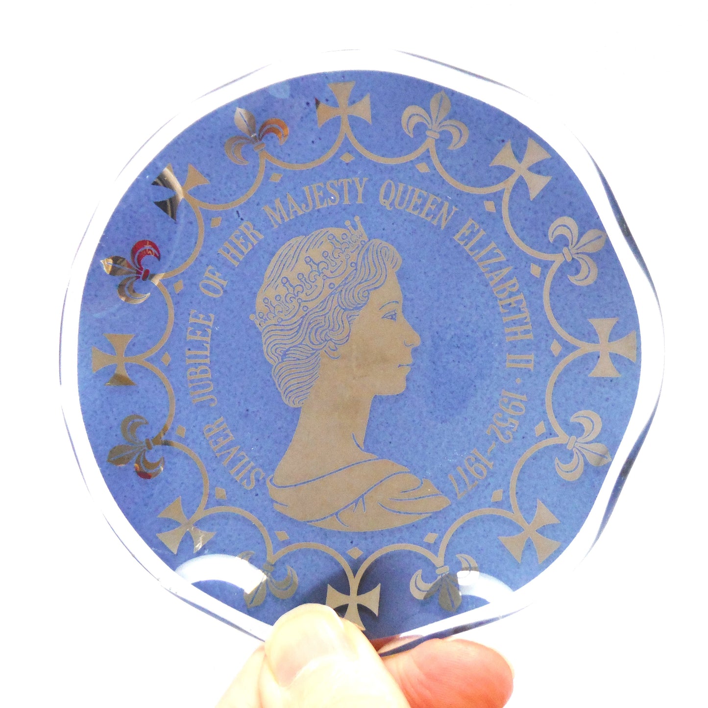 QUEEN ELIZABETH II SILVER JUBILEE: Round Glass Trinket Tray, 1977