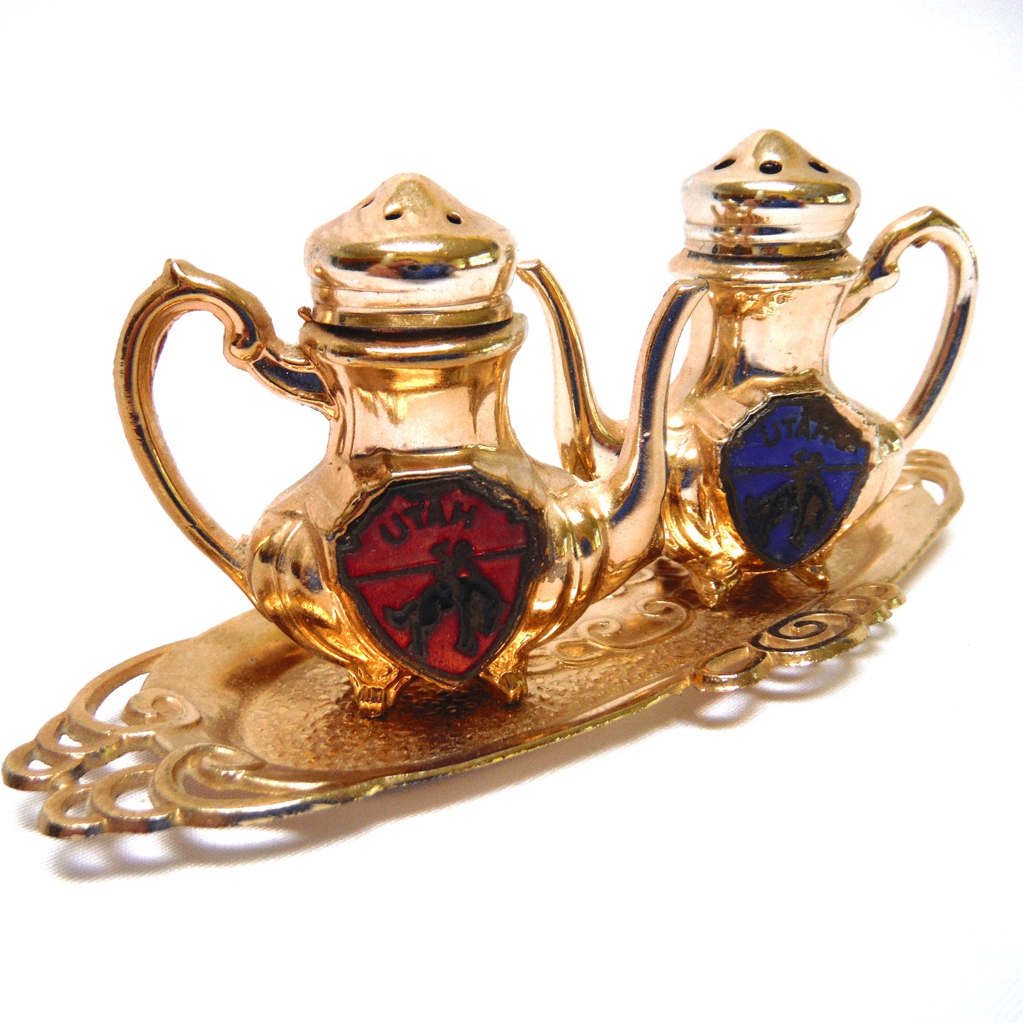 MINIATURE Salt & Pepper Shakers in "UTAH Coffee-Pot-Style" including the original serving tray, Made in 1960's Japan