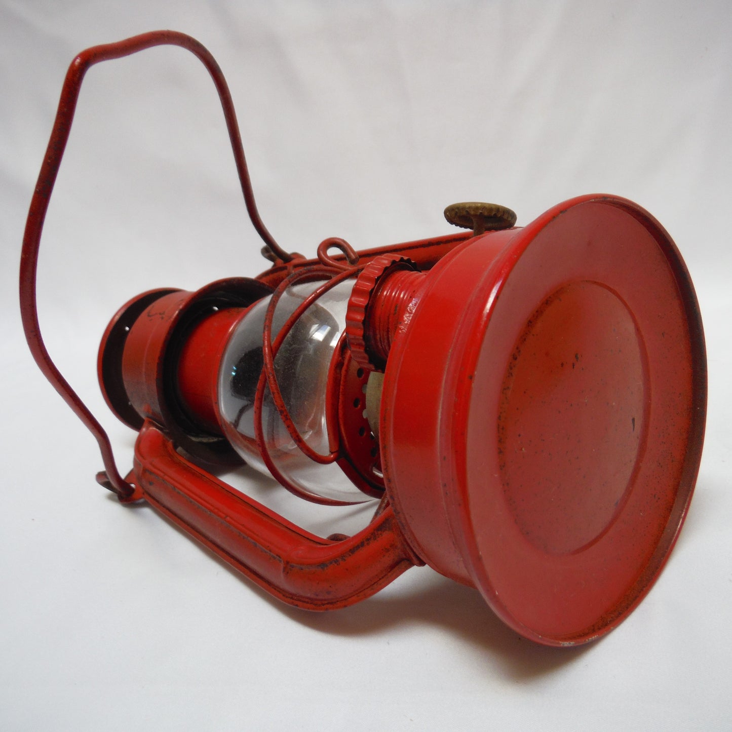 MID-CENTURY WINGED WHEEL No. 350 Mini Hurricane Lamp in Firestation Red, Made in Japan