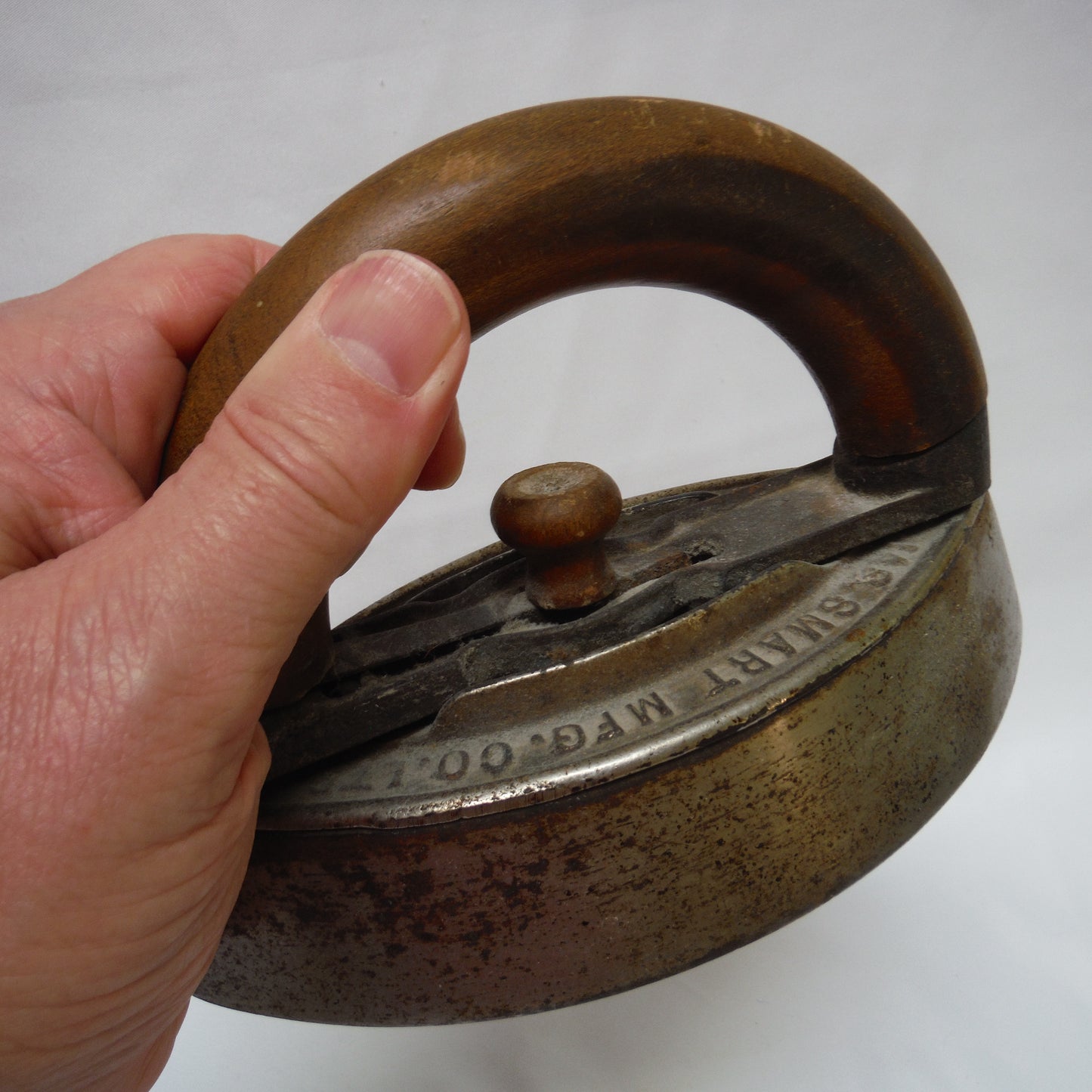 ANTIQUE SAD IRON from Jas. Smart Mfg. Co. Brockville, Ontario: Set of 3 Cast Iron Bases with 1900's Wooden Handle