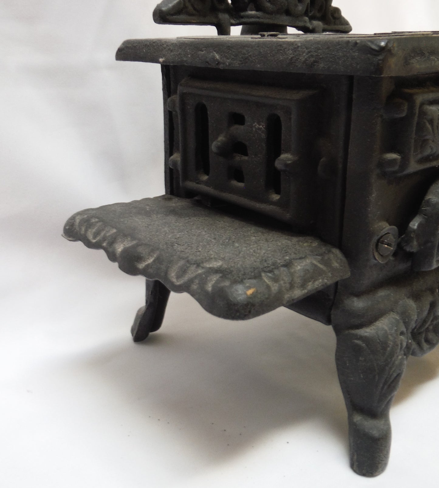 Antique CRESCENT BRAND Black Cast Iron Salesmans Miniature Stove, Beautiful Condition 1900's