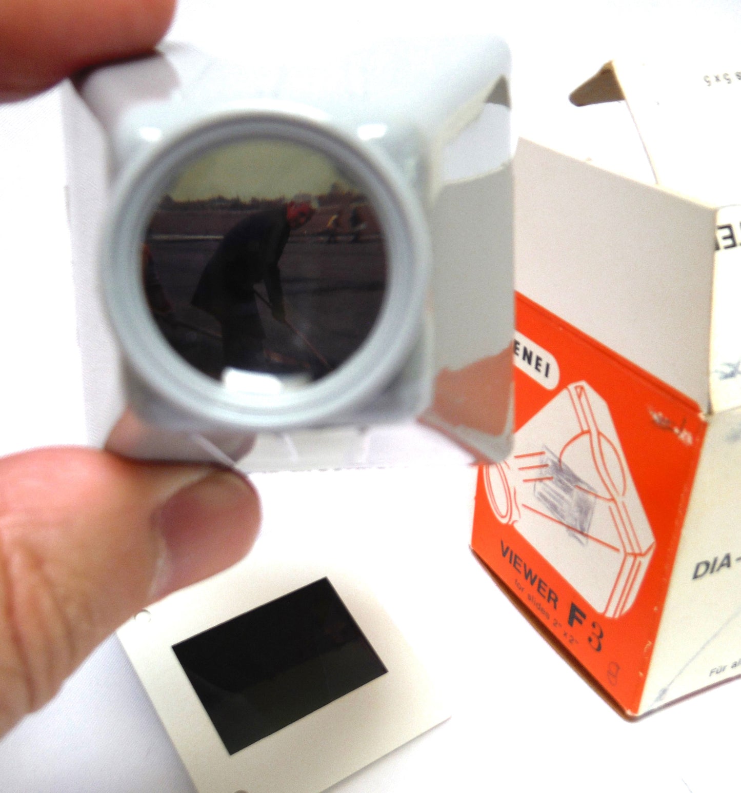 WEST GERMAN PHOTO SLIDE PROJECTOR (Cenei Visor F3 Carl Neithold) HAND VIEWER, in original box with FOUR original colour German military slides. Ultra-Rare!