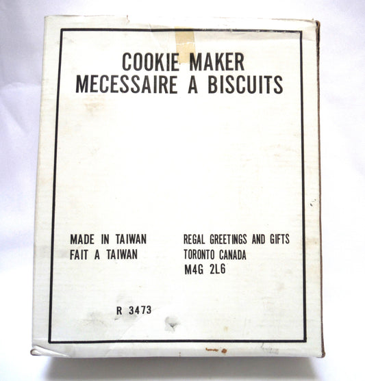 COOKIE MAKER - NECESSAIRE A BISCUITS, The Original Vintage Cookie Making Machine YP-701 by Regal Greetings of Toronto. Made in Taiwan.