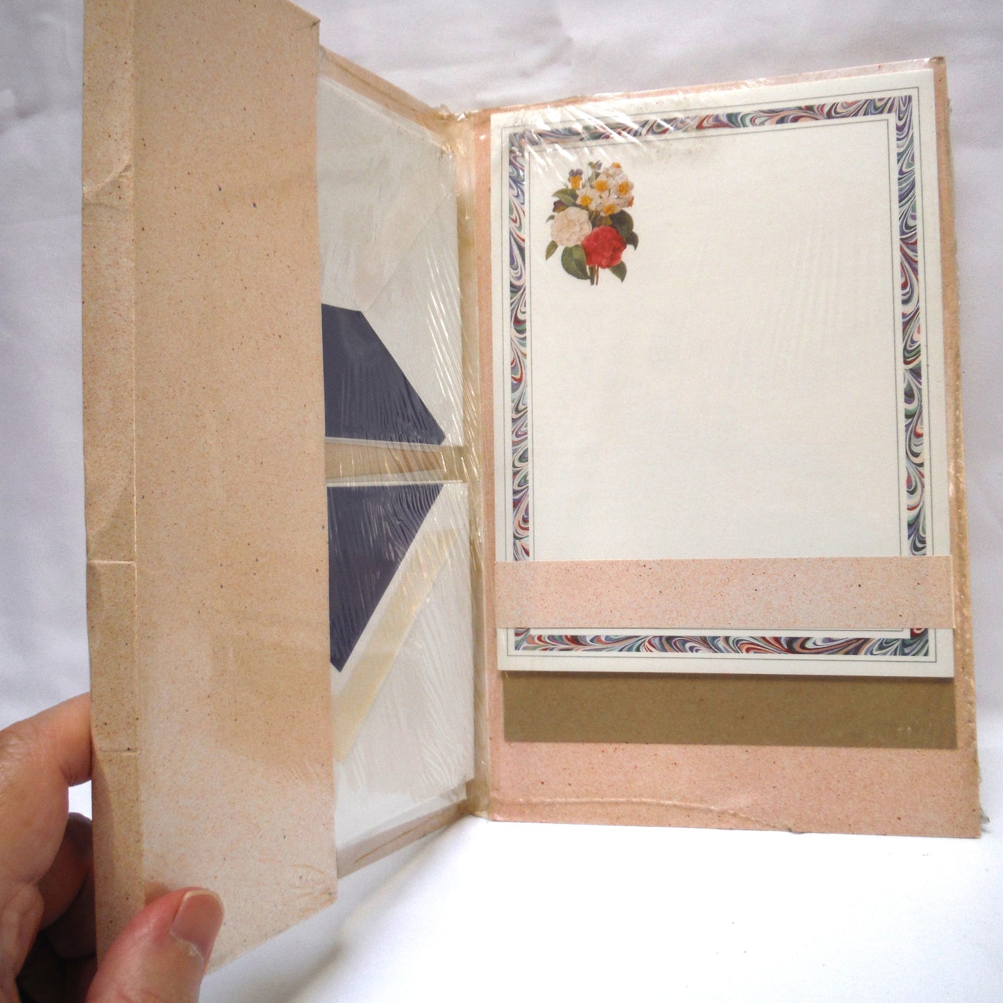 VINTAGE FINE STATIONERY WRITING SET OF 20 Sheets and Envelopes, Brand New-Old Stock from Waverley of Scotland