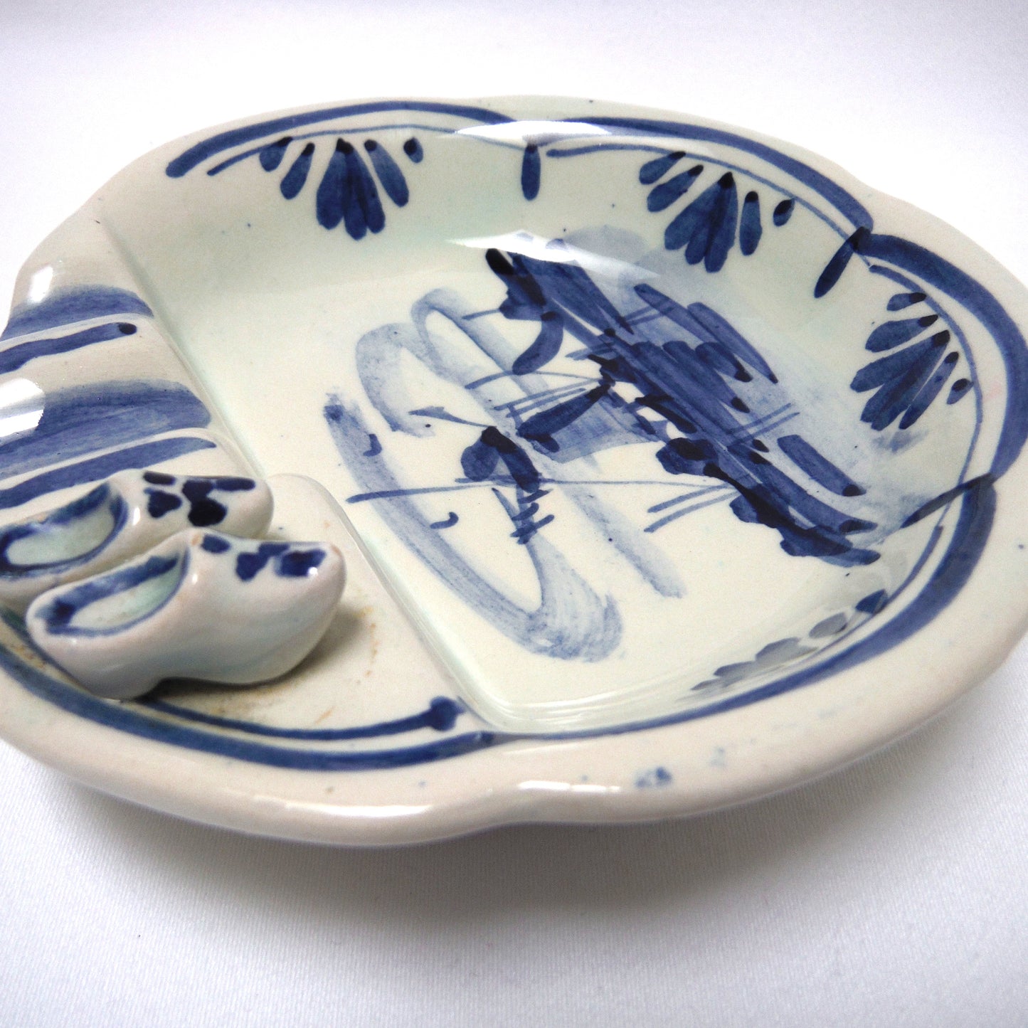 Vintage Hand Painted Delft Blue SMALL ASHTRAY WITH MINI PAIR OF SHOES