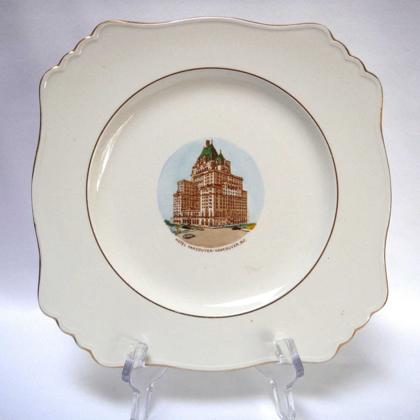 ANTIQUE SOUVENIR DINNER PLATE: HOTEL VANCOUVER, Made by Royal Winton Grimwades of England