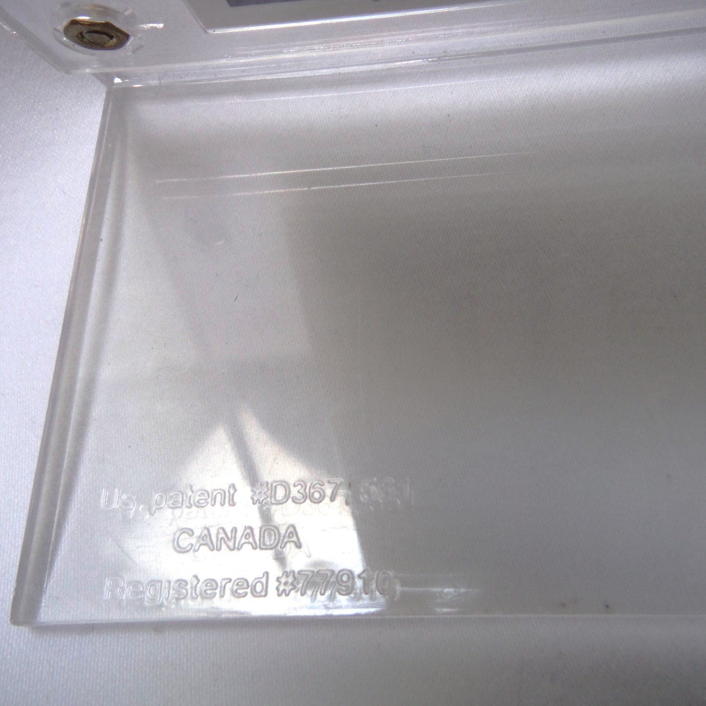MARIO LEMIEUX 1996 TRADING CARD AND PITTSBURGH PENGUINS GAME PUCK: In Clear Plastic Display Stand