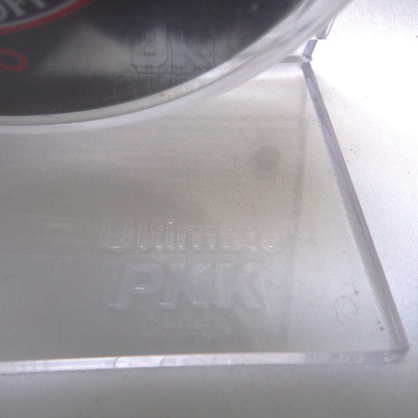 MARIO LEMIEUX 1996 TRADING CARD AND PITTSBURGH PENGUINS GAME PUCK: In Clear Plastic Display Stand