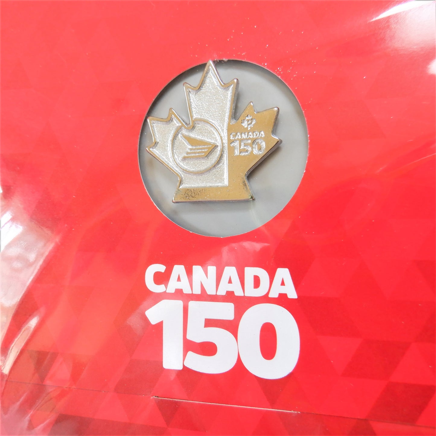 2017 CANADA POST Employee Keepsake Pin & Card Gift Set: CELEBRATING CANADA 150