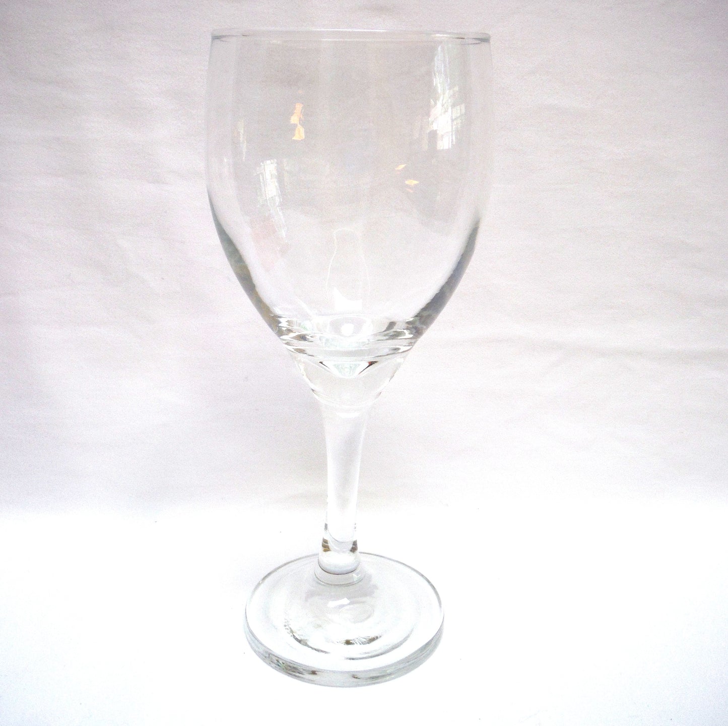 VINTAGE 8-Inch TALL STRONG CLEAR WINE GLASS: Engraved 'Ciad Mile Failte, Cape Breton'