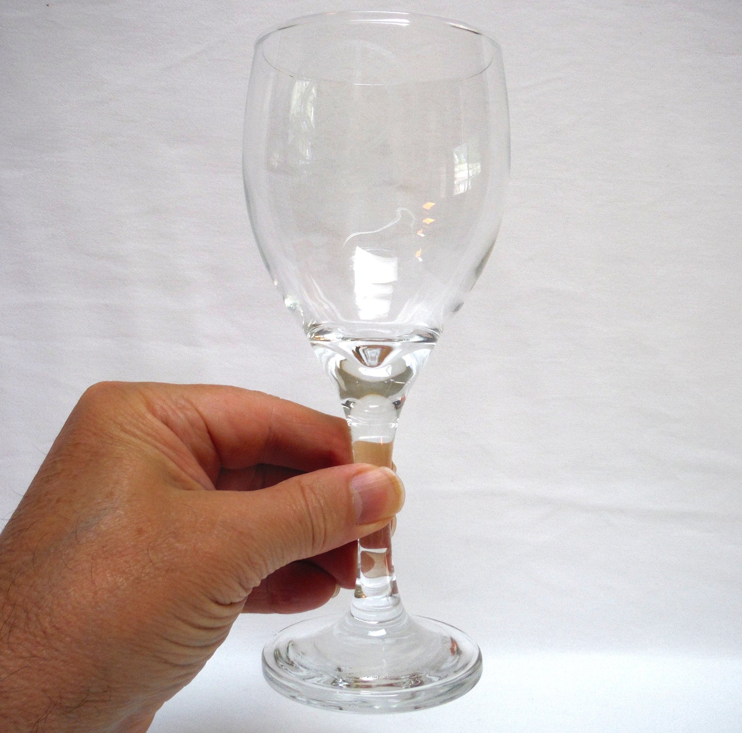 VINTAGE 8-Inch TALL STRONG CLEAR WINE GLASS: Engraved 'Ciad Mile Failte, Cape Breton'