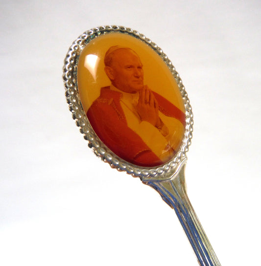 VINTAGE BRITISH SILVER PLATED MINIATURE SPOON: Engaved 'His Holiness Pope John Paul II'