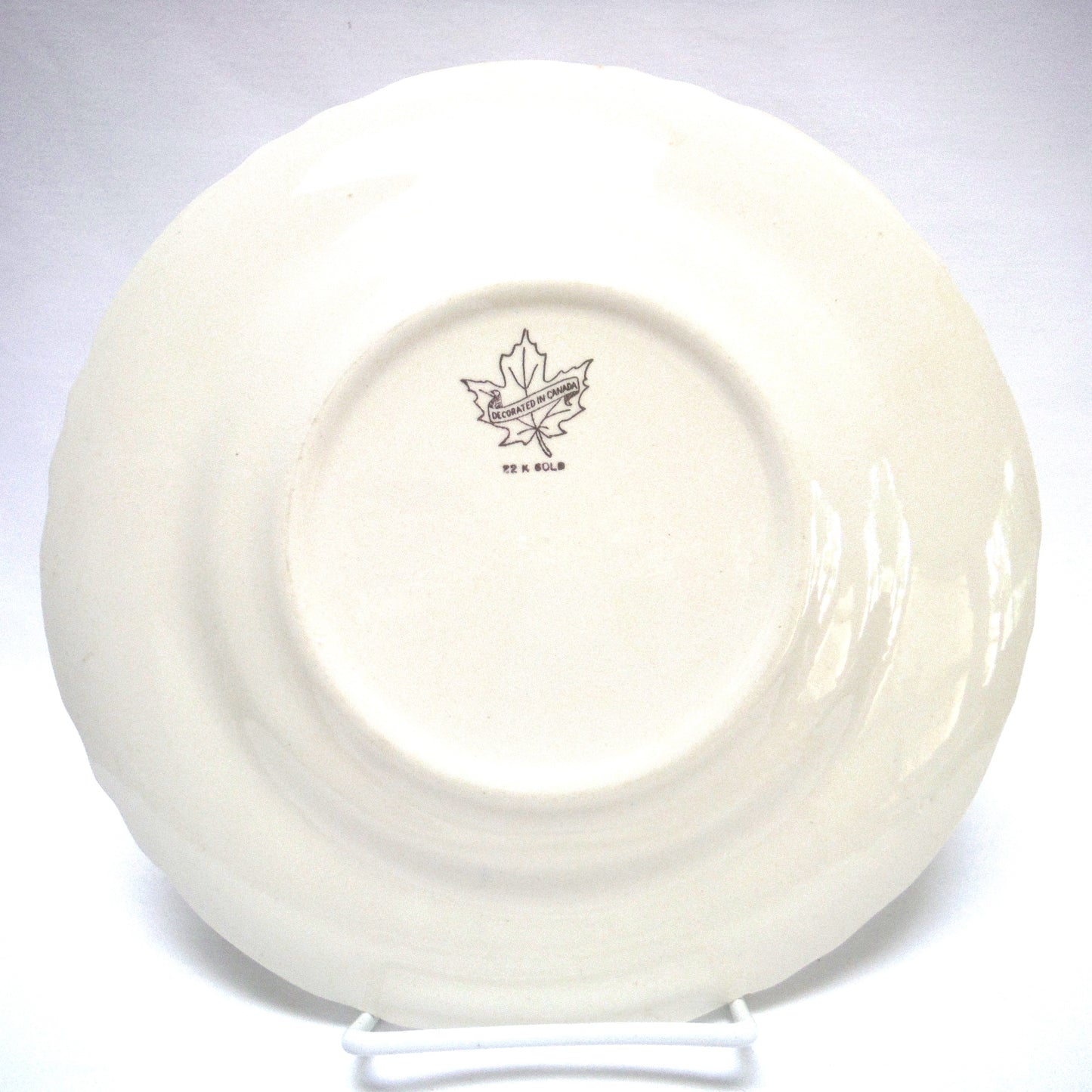 Vintage Souvenir Plate 9.5 inch-wide in 22kt Gold Celebrating: PRINCE EDWARD ISLAND, CANADA