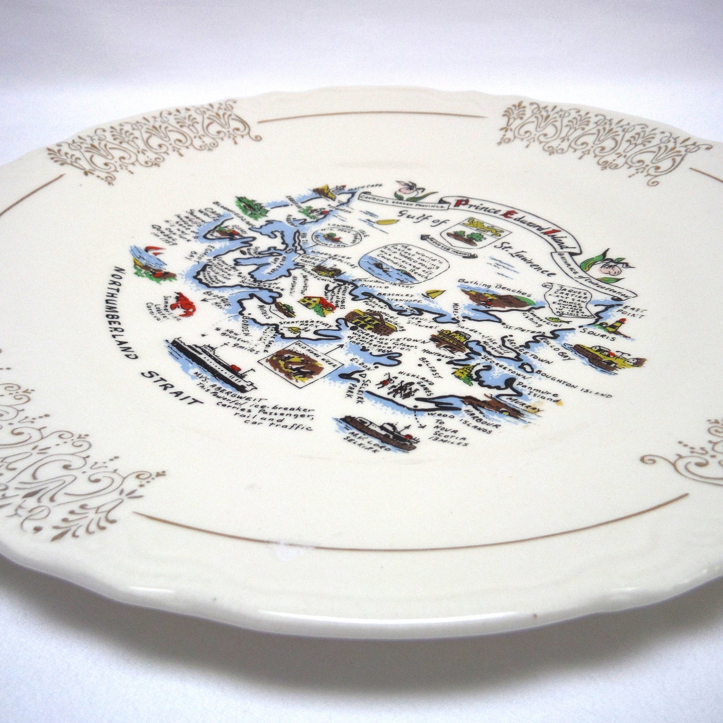 Vintage Souvenir Plate 9.5 inch-wide in 22kt Gold Celebrating: PRINCE EDWARD ISLAND, CANADA