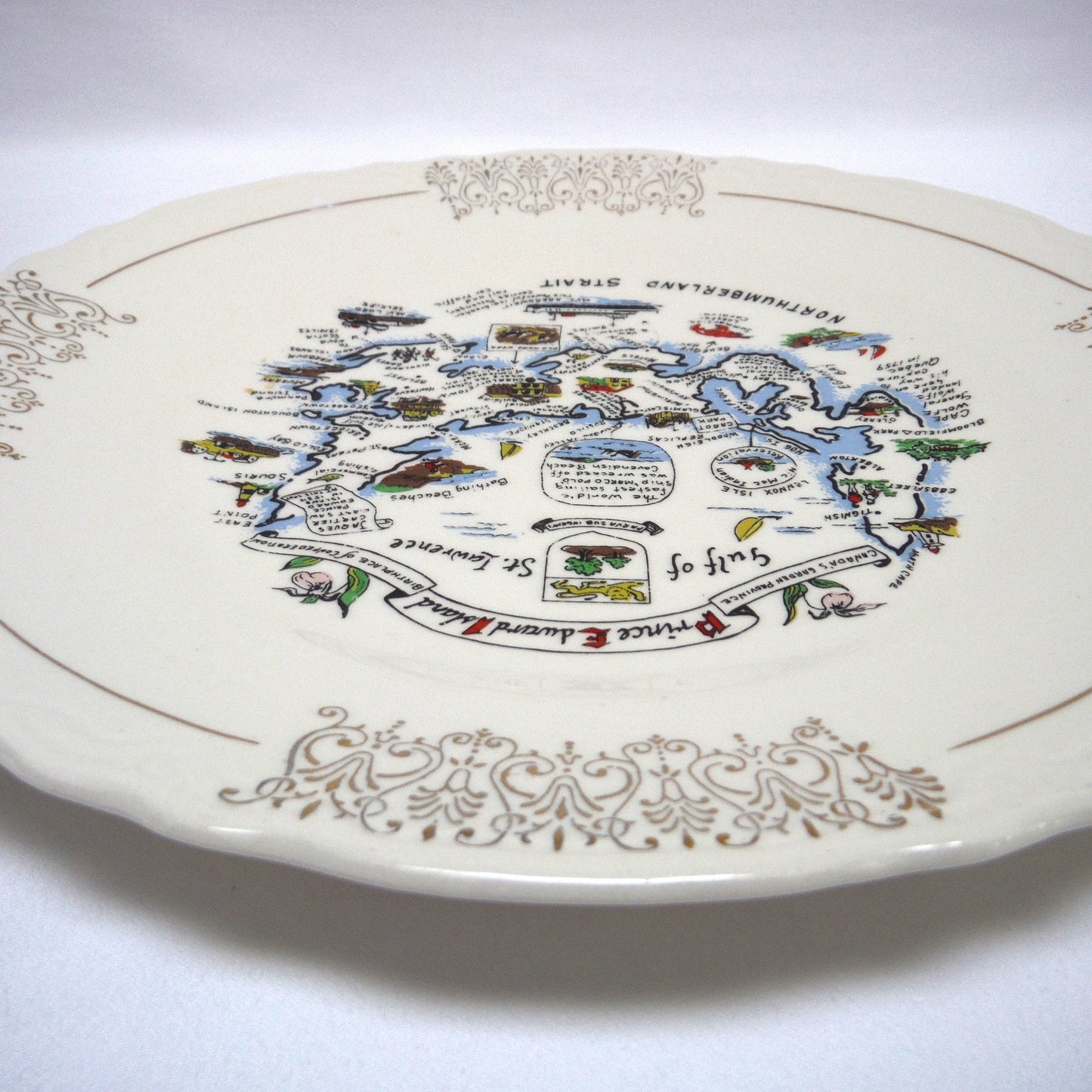 Vintage Souvenir Plate 9.5 inch-wide in 22kt Gold Celebrating: PRINCE EDWARD ISLAND, CANADA