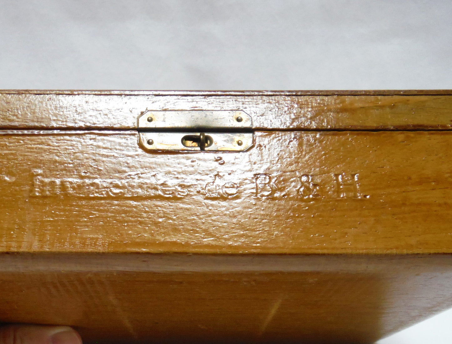 Vintage Wood Cigar Box with Hinged-Lid Working-Lock Humidor, 'INVINCIBLES DE BENSON AND HEDGES