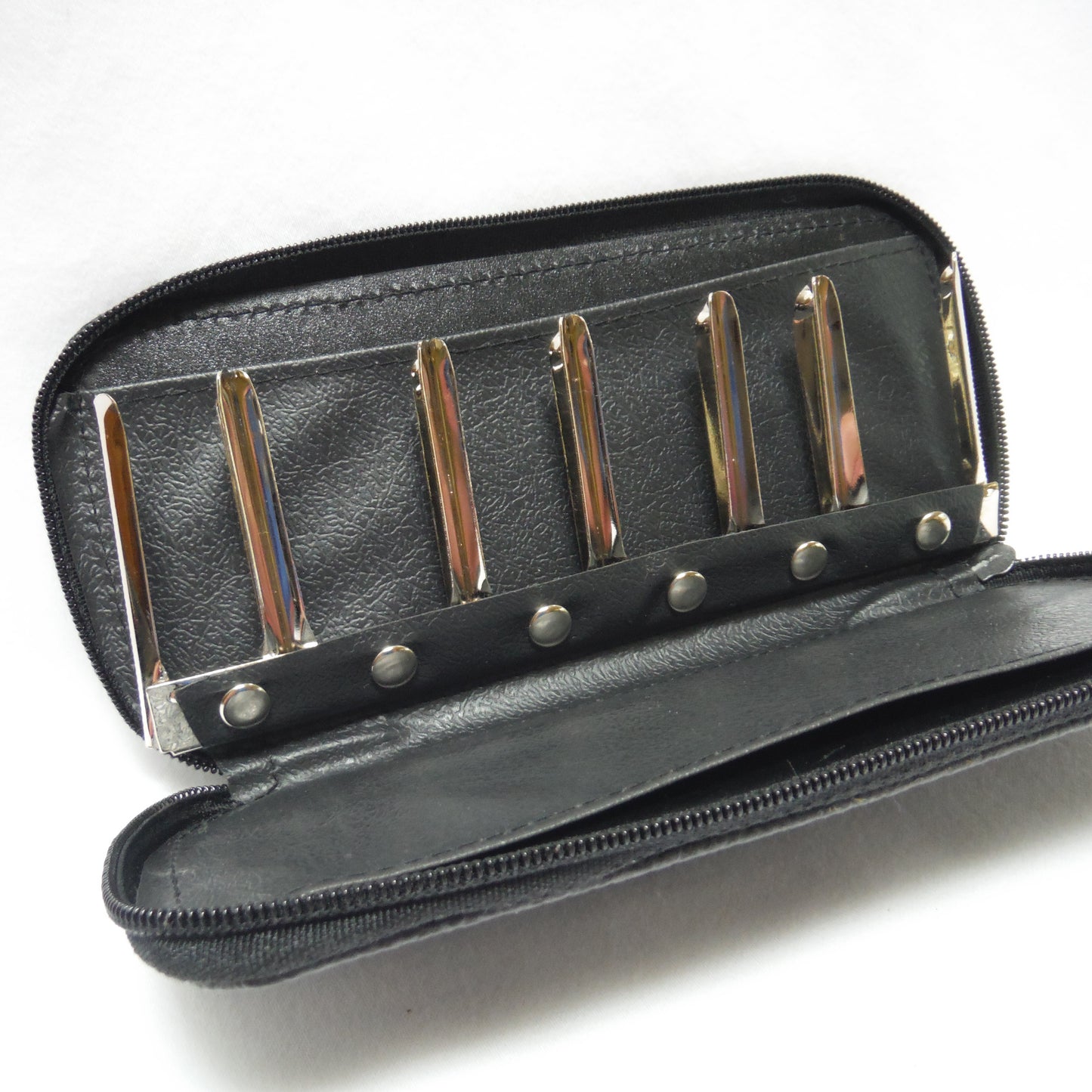 VINTAGE BRITISH POCKET COIN HOLDER, Black Leather Zippered Mint Condition