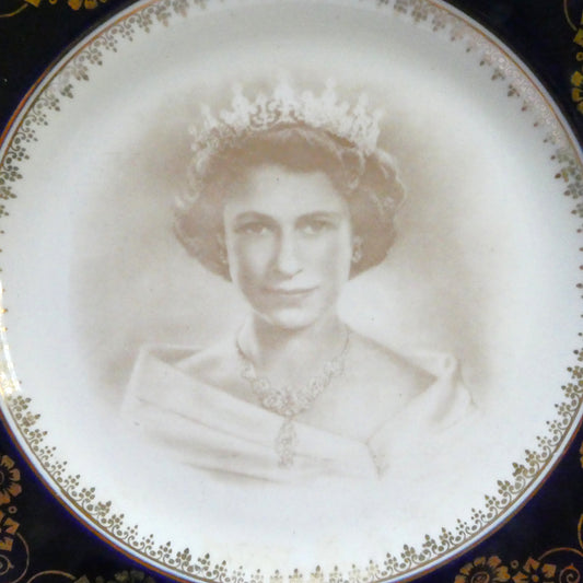 Vintage 1953 Commemorative Plate of The Coronation of Queen Elizabeth II, Famous Image by Crown Ducal of England