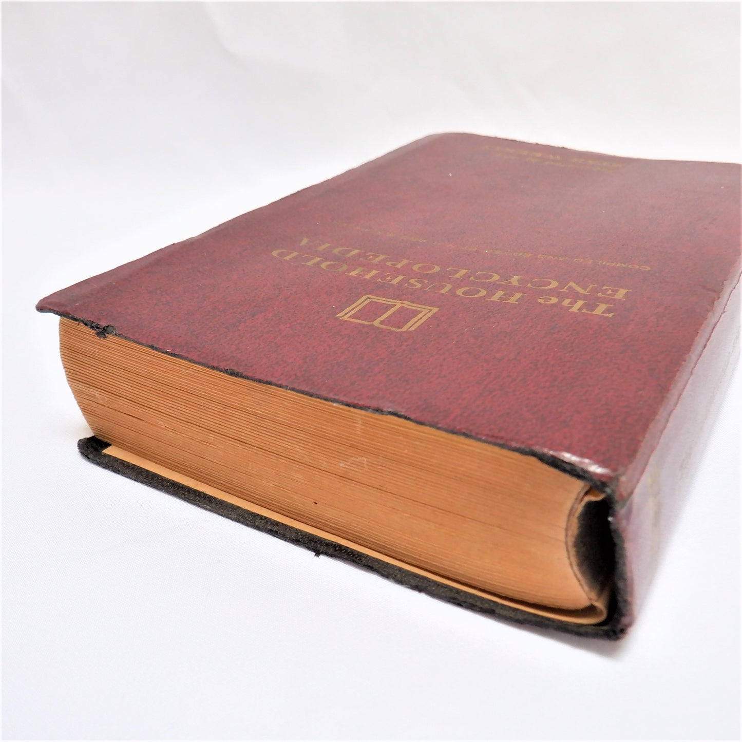 THE HOUSEHOLD ENCYCLOPEDIA, Presented by The Star Weekly, Written by N.H. and S.K. Mager (Vintage 1964)