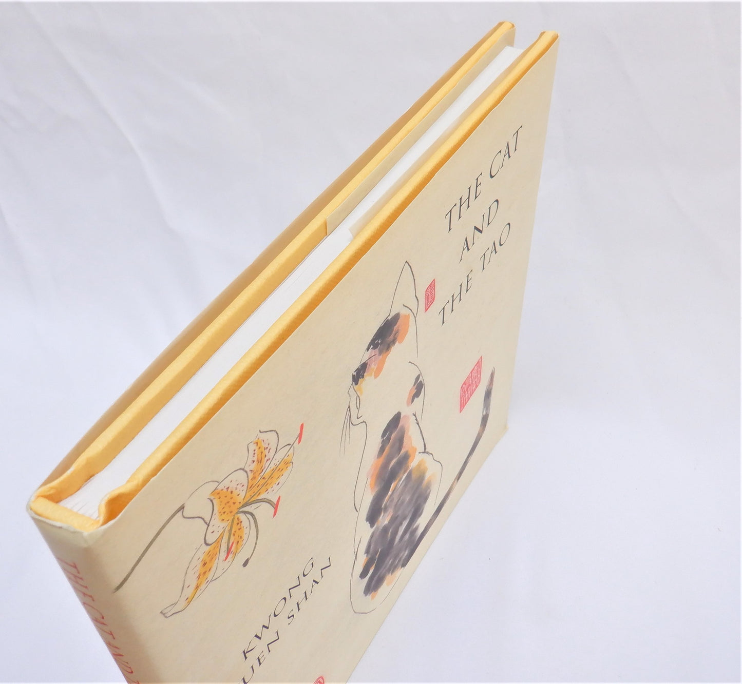 THE CAT AND THE TAO, By Kwong Kuen Shan (2002 1st Ed.)