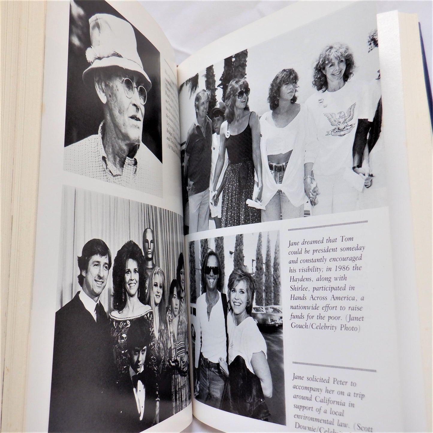 THE FONDAS, A HOLLYWOOD DYNASTY, by Peter Collier (1991 1st Ed.)
