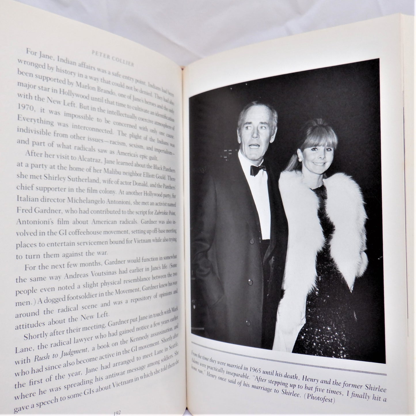 THE FONDAS, A HOLLYWOOD DYNASTY, by Peter Collier (1991 1st Ed.)