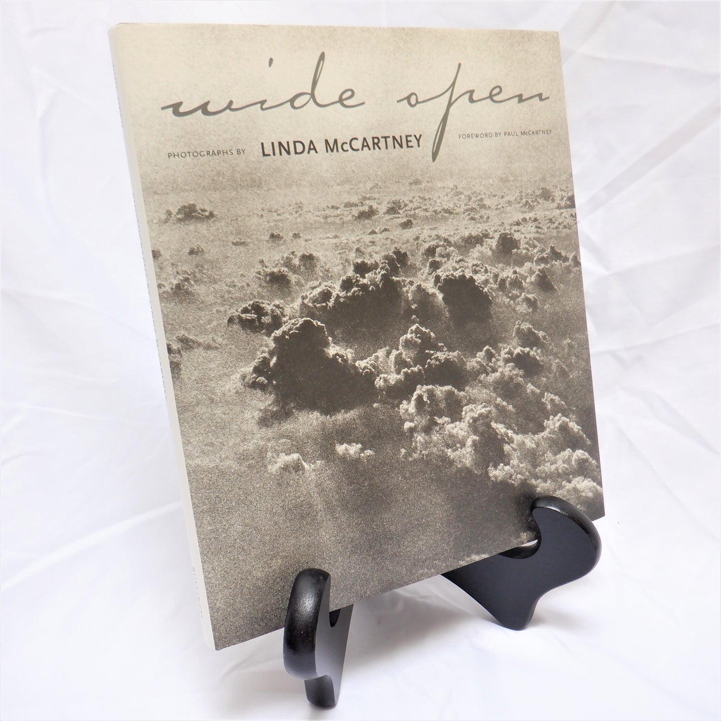 INSIDE OPEN, Photographs by Linda McCartney, Forward by Paul McCartney (1999 1st Ed.)