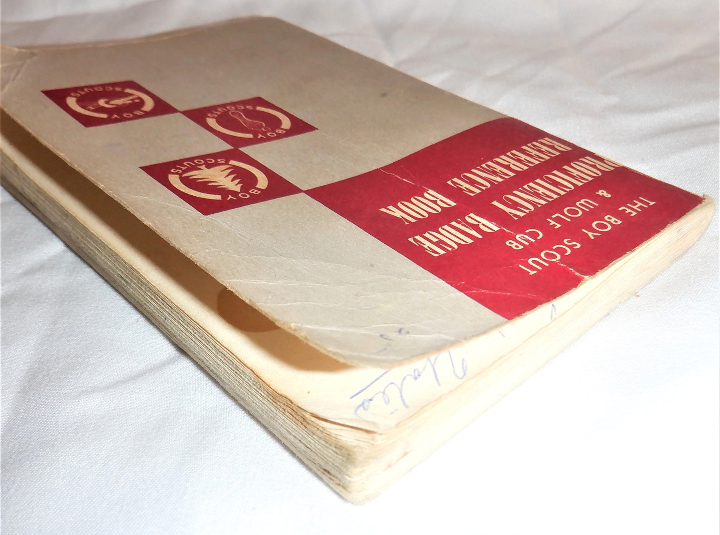 The Boy Scout & Wolf Cub Proficiency Badge Reference Book, 1961
