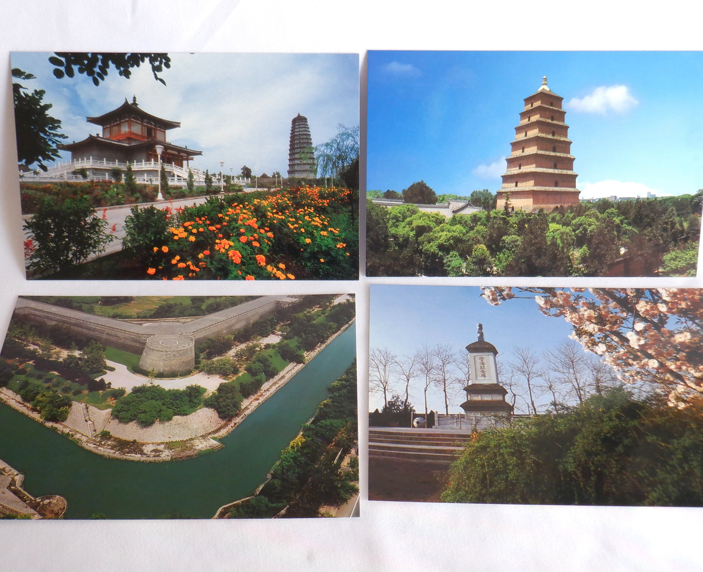 POSTCARD, Set of 8, Vintage Full-Colour Postcards of Famous Chinese Scenes, CHINA