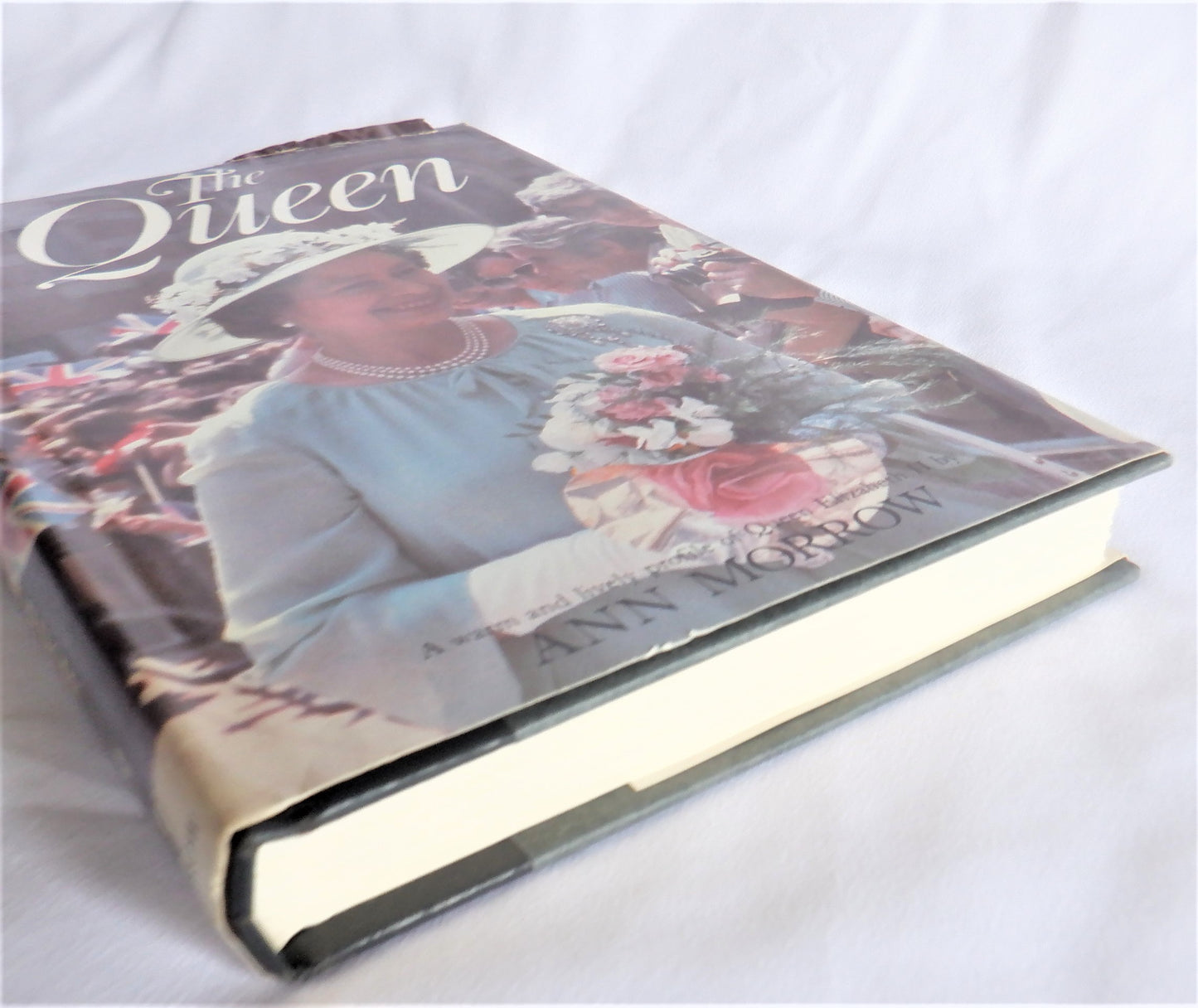 THE QUEEN, A Warm and Lively Profile of Queen Elizabeth II, by Ann Morrow (1983 1st Ed.)