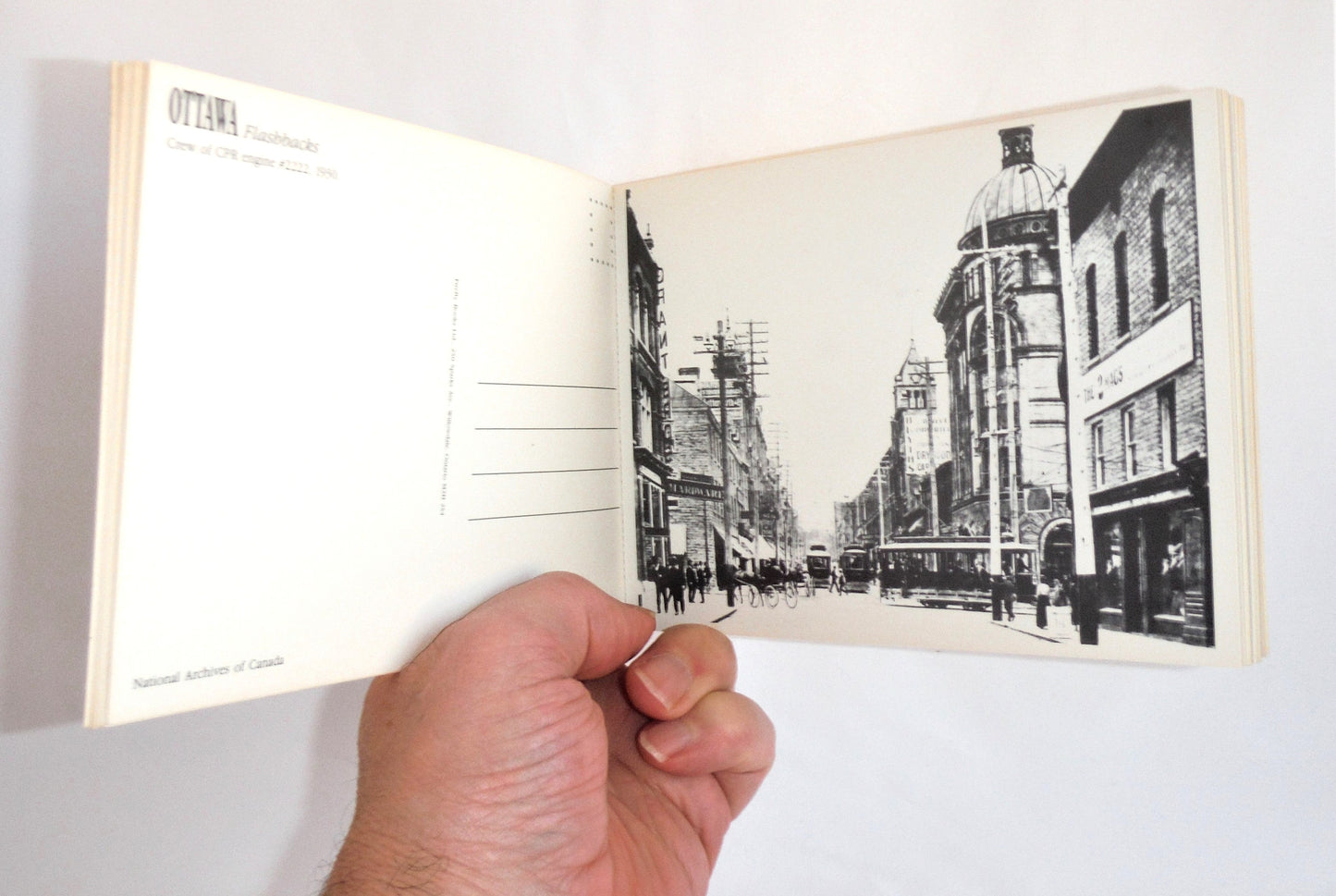 OTTAWA FLASHBACKS, A 1990 Postcard Book of 30 Black and White Historic Photographs, From Canada's National Capital City!