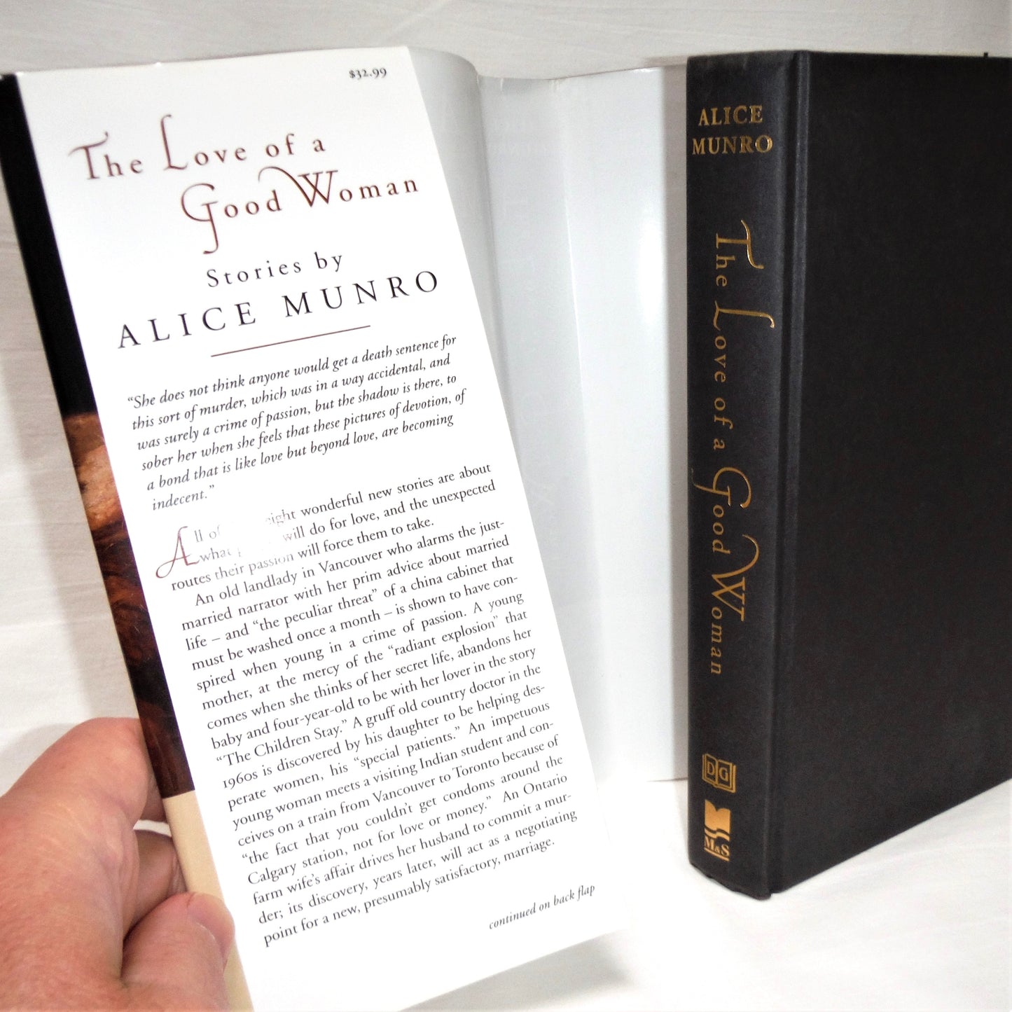 THE LOVE OF A GOOD WOMAN, Short Stories by Alice Munro (RARE Flat-Signed Canadian 1st Edition)