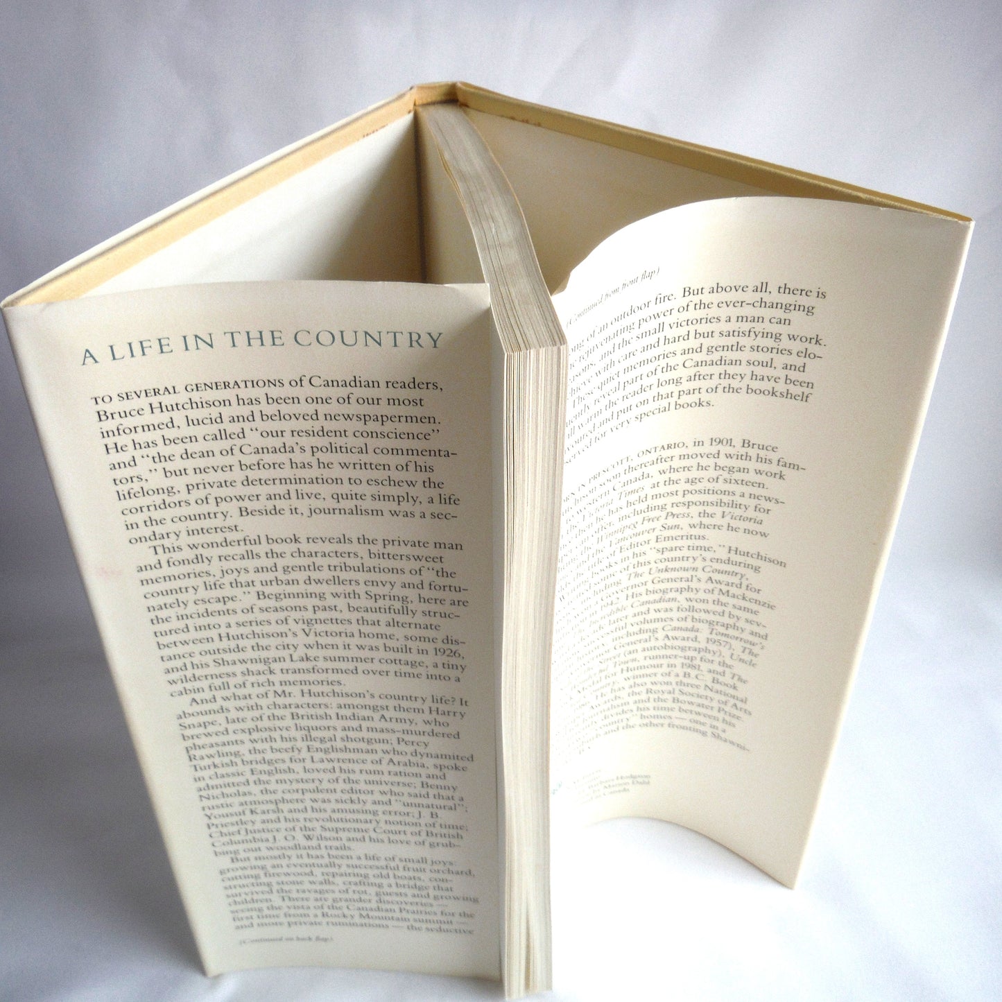 A LIFE IN THE COUNTRY, Vancouver Island Chronicles by Bruce Hutchison (1988 1st Ed.)