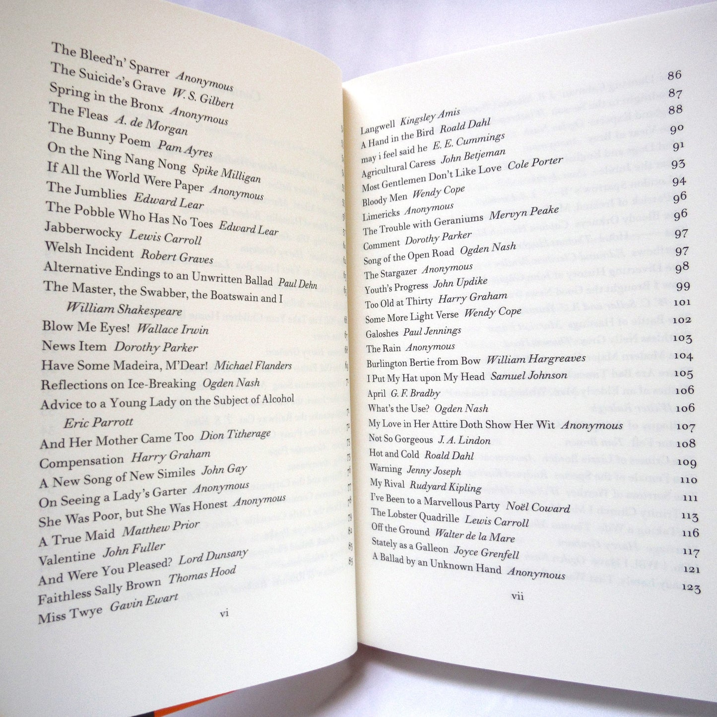 THE FOLIO BOOK OF HUMOROUS VERSE, Selected and Introduced by Edward Leeson, Illustrated by Posy Simmonds (2002 1st Ed.)
