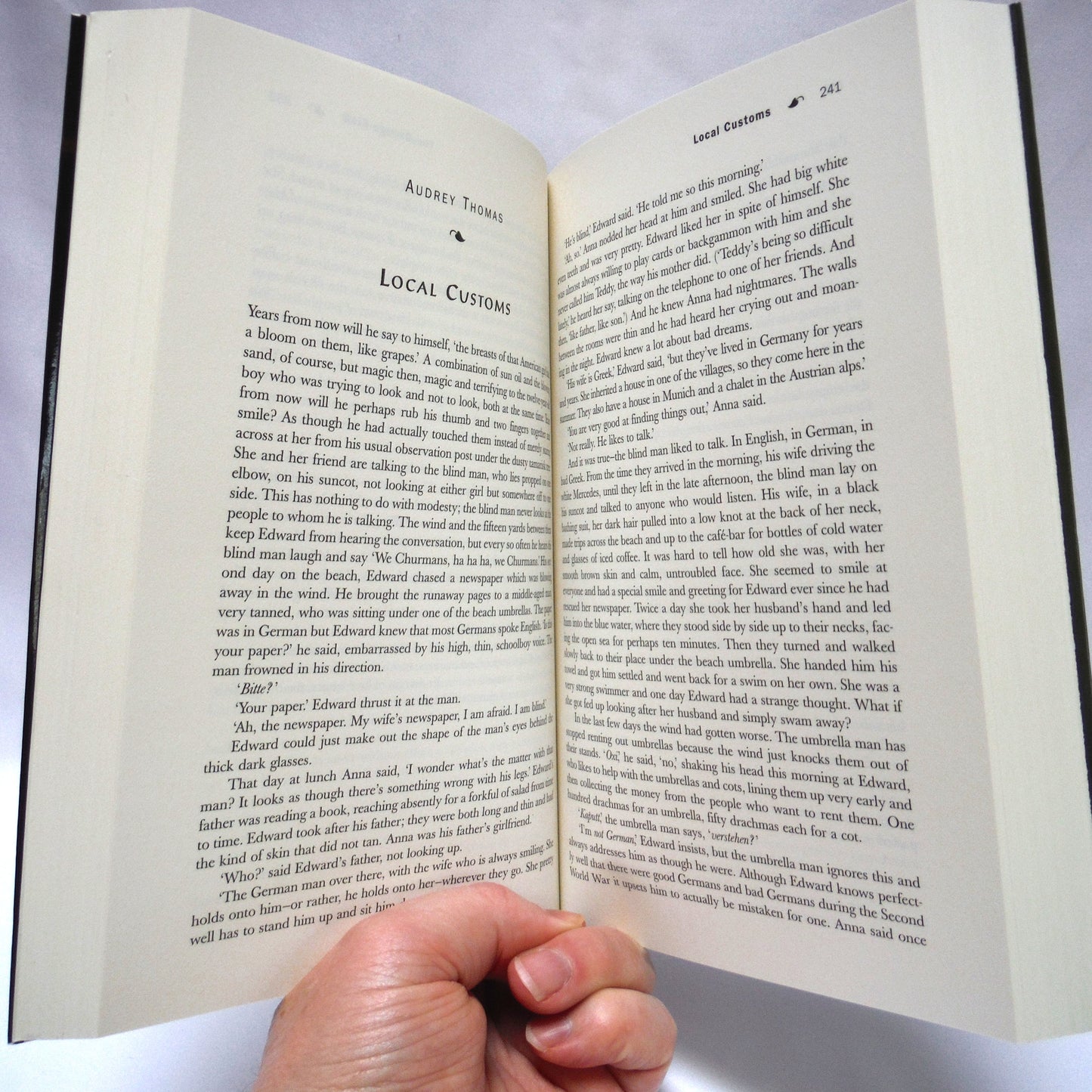 THE OXFORD BOOK OF STORIES BY CANADIAN WOMEN, In English, Edited by Rosemary Sullivan (1999 1st Ed.)