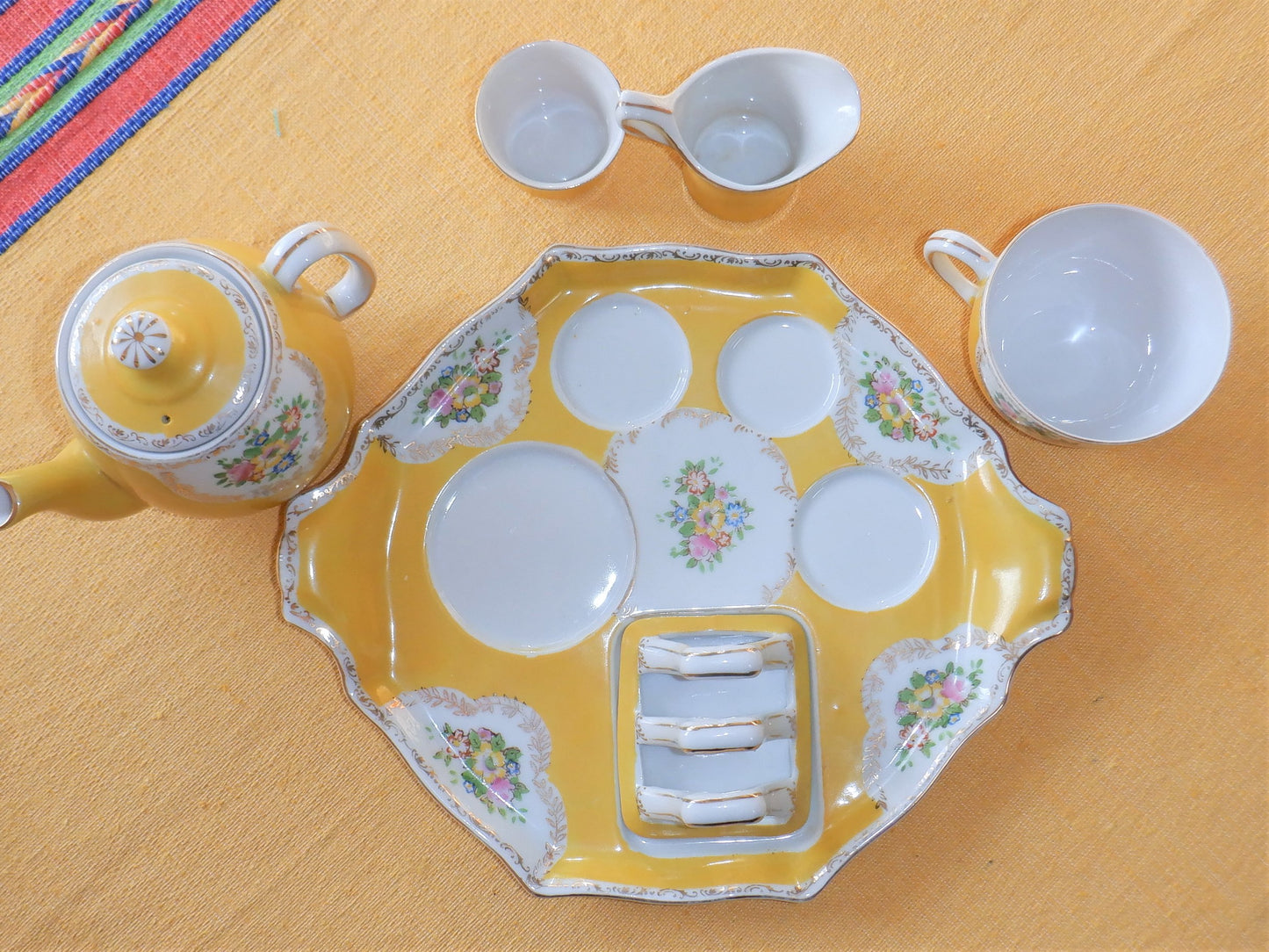 Bachelor Tea & Toast Rack 6-Piece Breakfast Set, in RARE Sunshine Yellow, Made in Japan (Mid-Century)