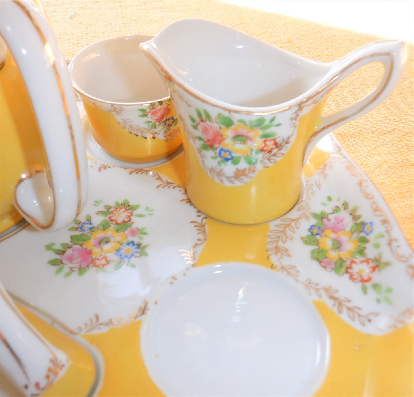 Bachelor Tea & Toast Rack 6-Piece Breakfast Set, in RARE Sunshine Yellow, Made in Japan (Mid-Century)