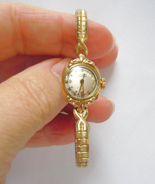 GRUEN Veri-Thin Ladies Gold Wrist Watch, in Original Night Blue Velvet Box with warranty paper, 1940’s