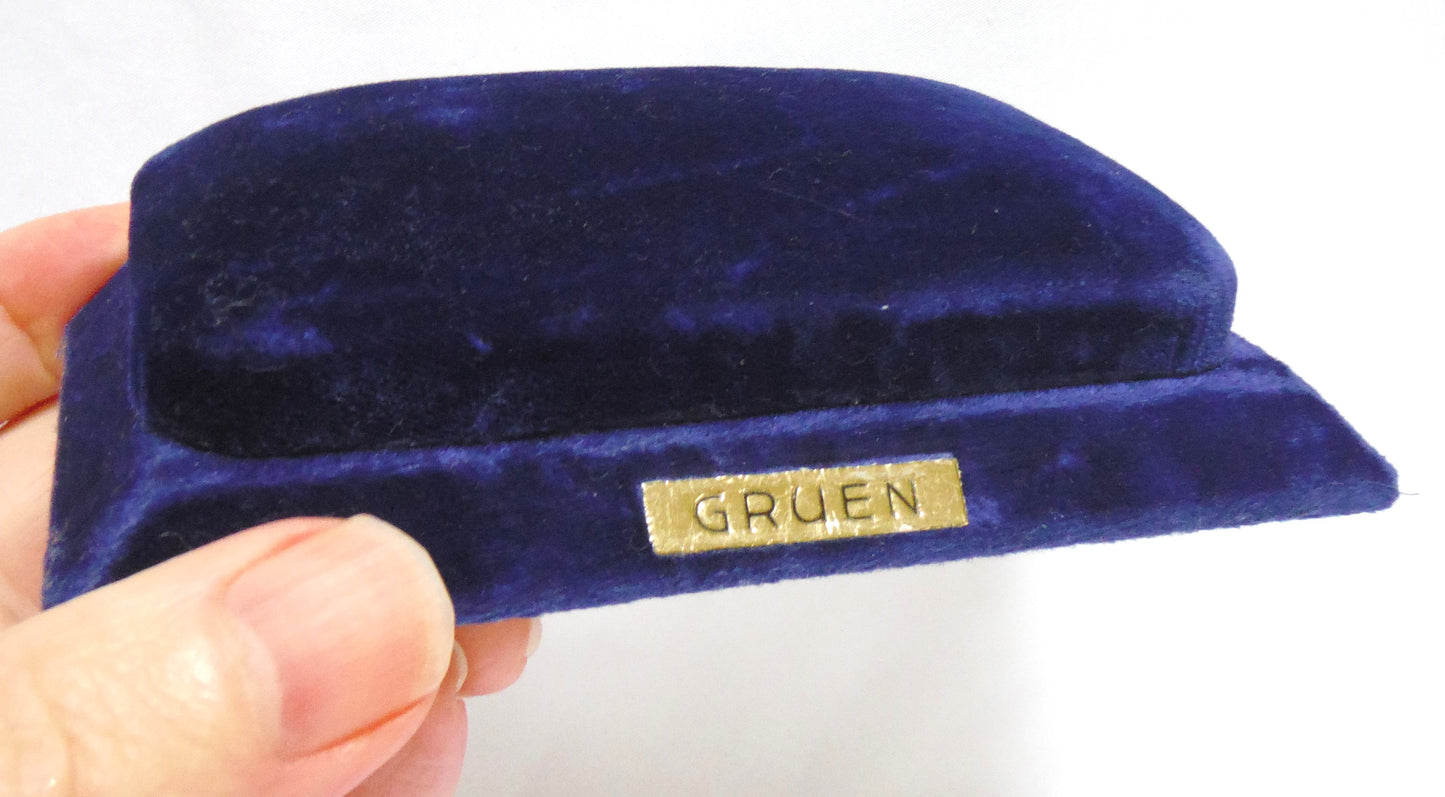 GRUEN Veri-Thin Ladies Gold Wrist Watch, in Original Night Blue Velvet Box with warranty paper, 1940’s