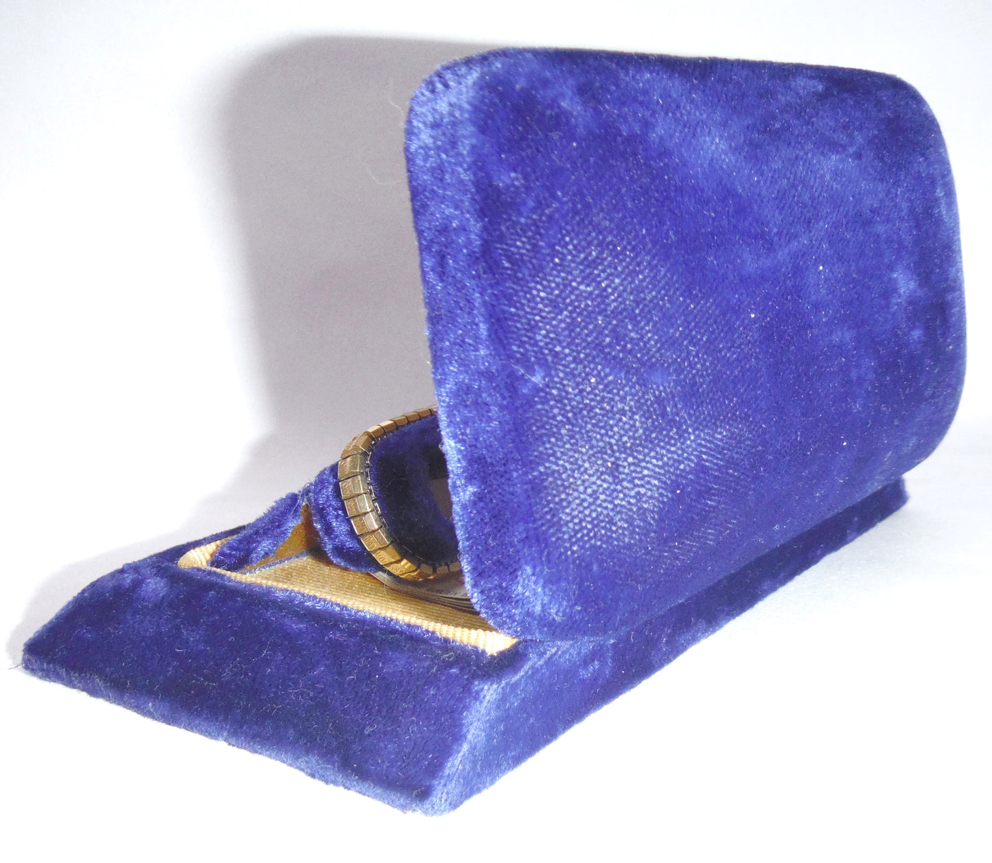 GRUEN Veri-Thin Ladies Gold Wrist Watch, in Original Night Blue Velvet Box with warranty paper, 1940’s