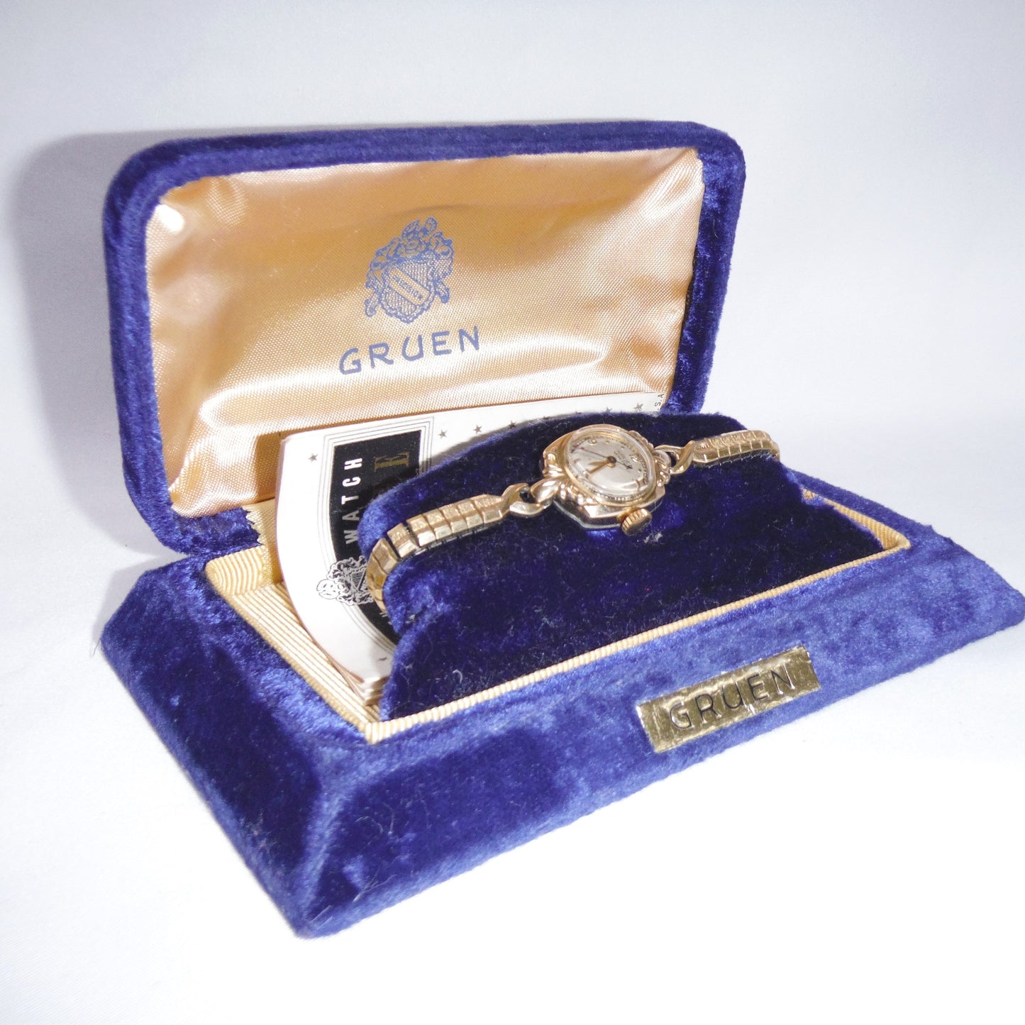 GRUEN Veri-Thin Ladies Gold Wrist Watch, in Original Night Blue Velvet Box with warranty paper, 1940’s