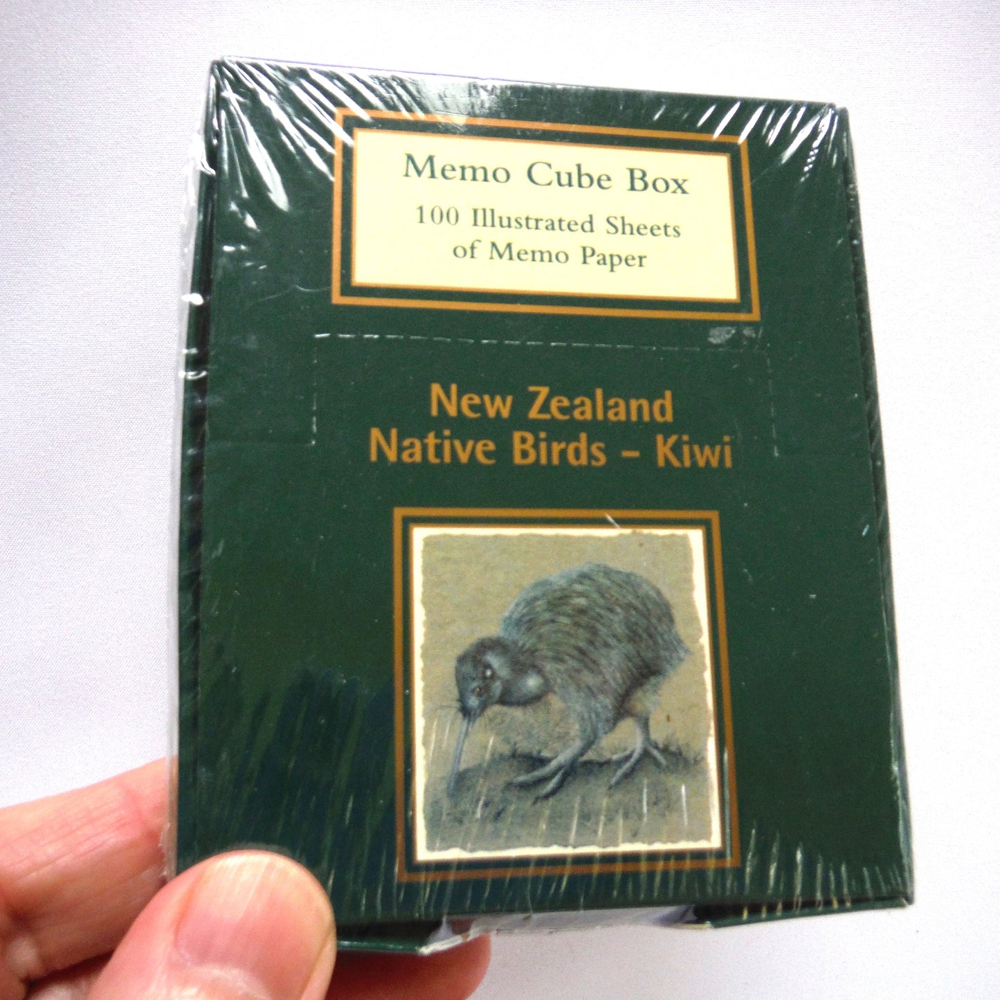 NEW ZEALAND Native Birds Memo Cube Box: '100 Sheets Illustrated by Rebecca Gilmore's Kiwi Painting'