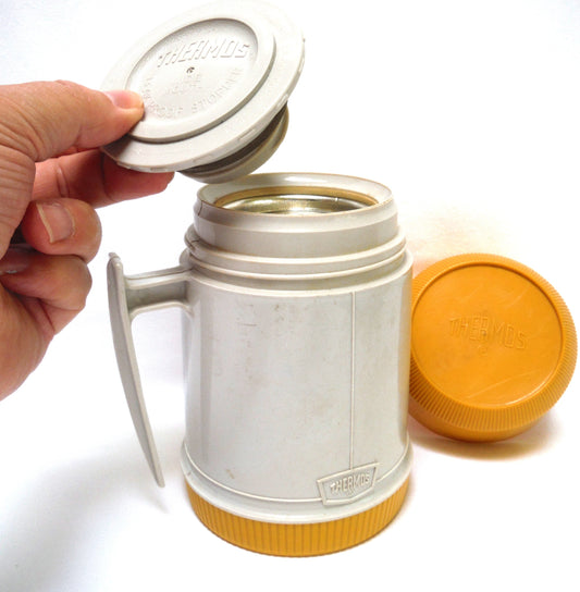 Vintage 1970-era Authentic Canadian Thermos Products Insulated Vacuum Sealed Model #6002 Mustard Yellow Thermos!