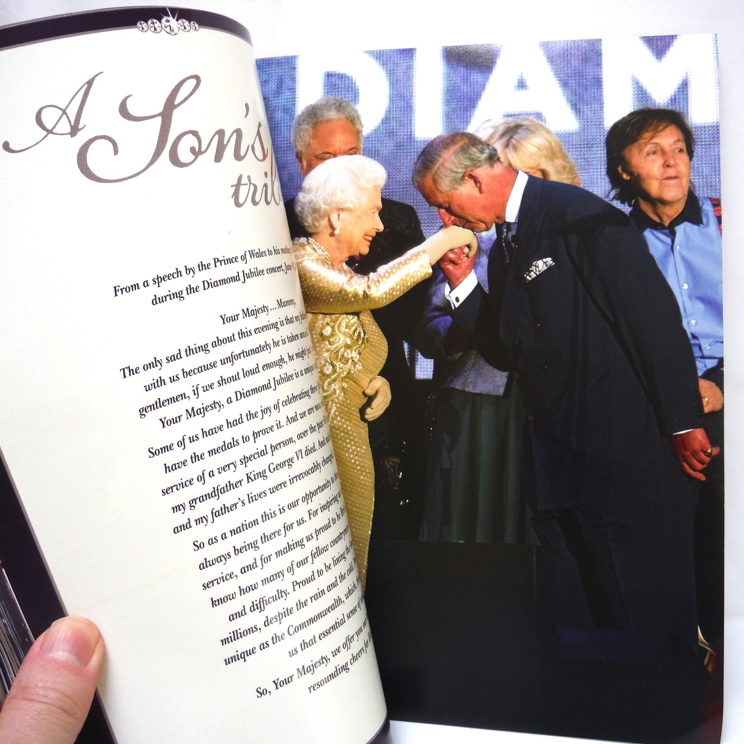 QUEEN ELIZABETH II, Diamond Jubilee Collector's Special Edition HELLO! Magazine, 2012
