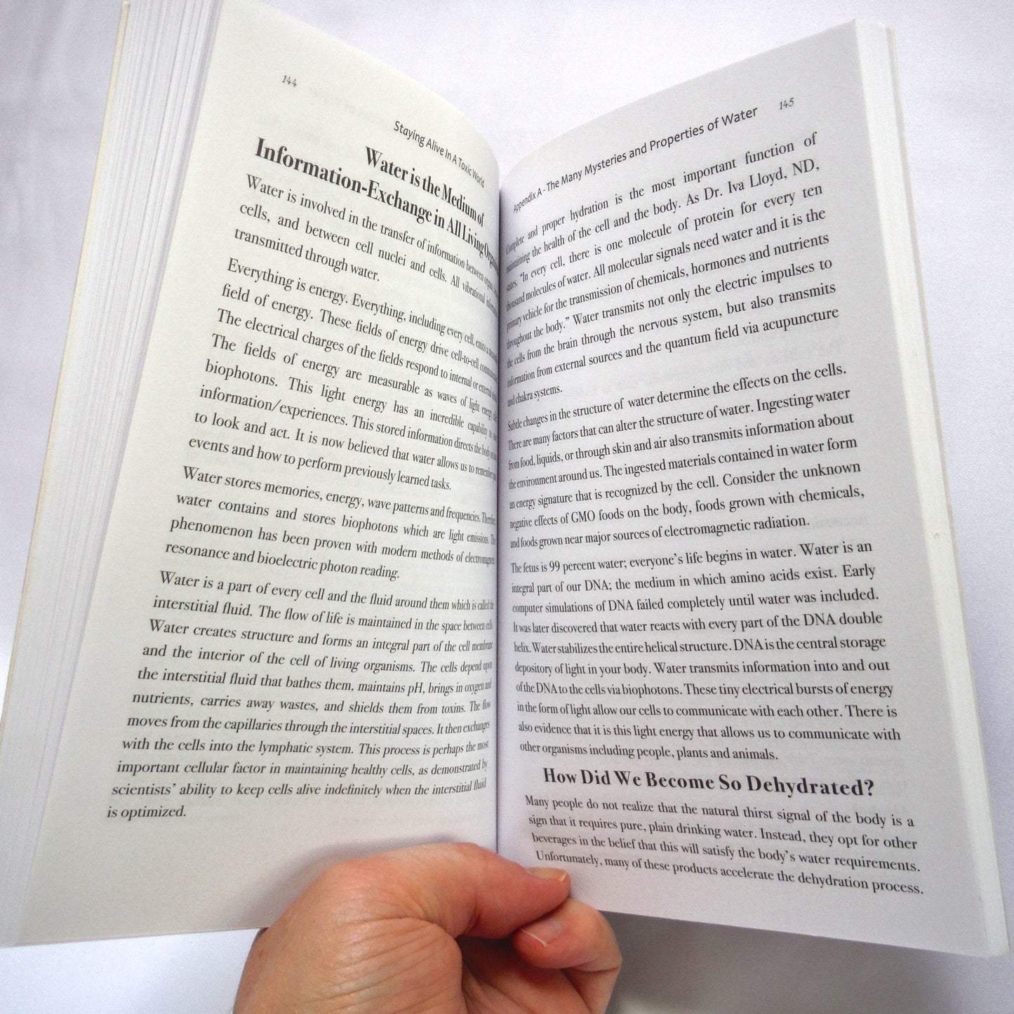 STAYING ALIVE IN A TOXIC WORLD, 'The Solution to Pollution is Evolution', by Wade T. Lightheart and Katrine Volynsky (1st Ed. SIGNED)